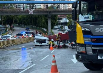Crane crushes van in Sengkang: Police arrest crane operator, 49, for ...